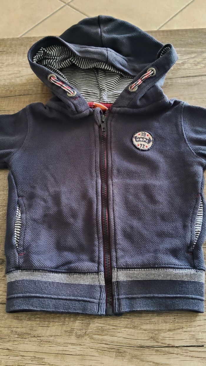 Veste zippée à capuche 3 ans - photo numéro 2