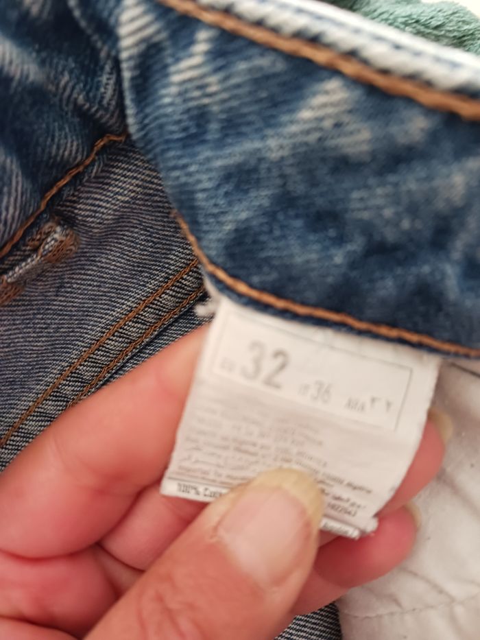 Jeans troué - photo numéro 8