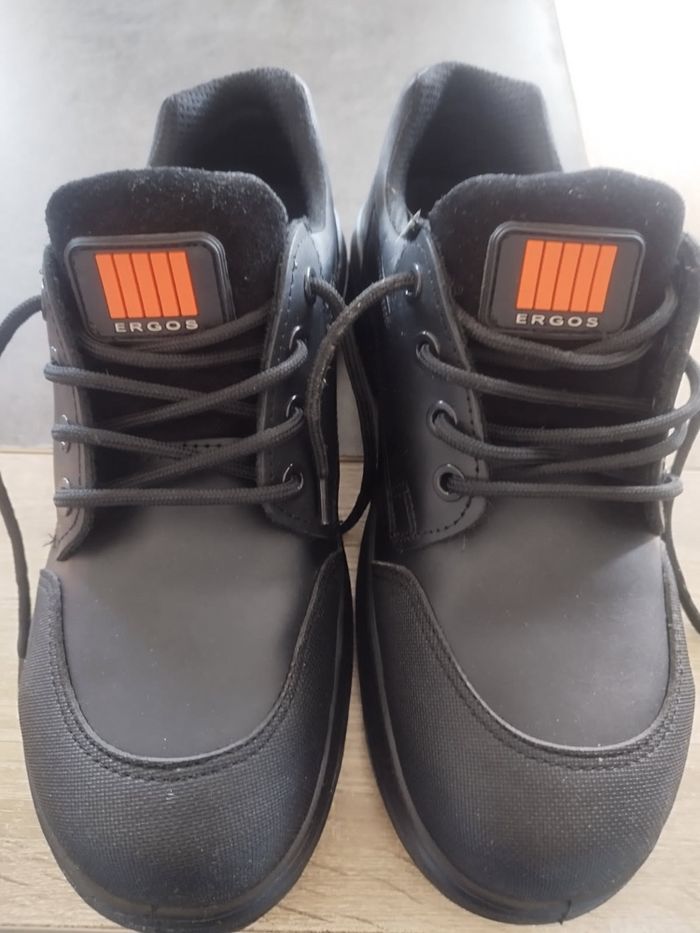 Chaussures Ergos sécurité T43