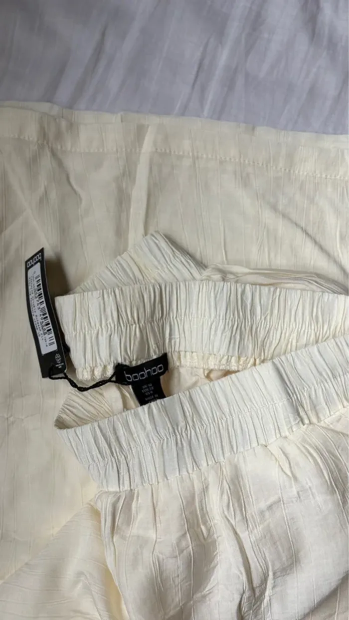 Pantalon large crème taille M femme Boohoo - photo numéro 3
