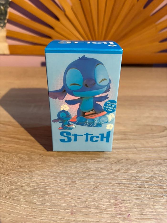 Figurine mystère stitch