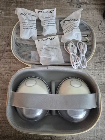Momcozy M6