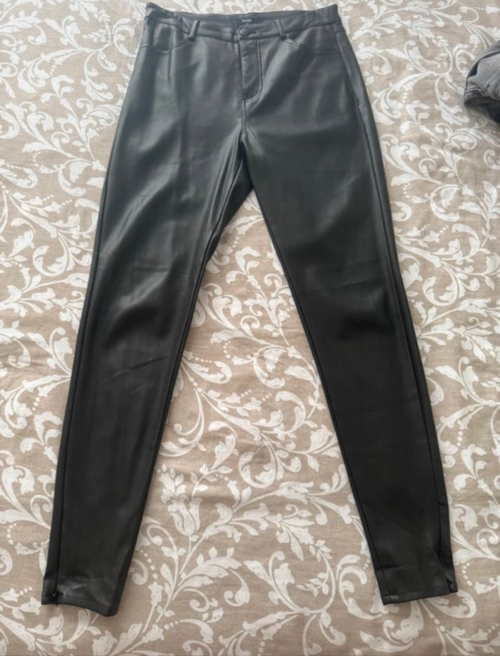 Pantalon simili noir Kiabi - photo numéro 2