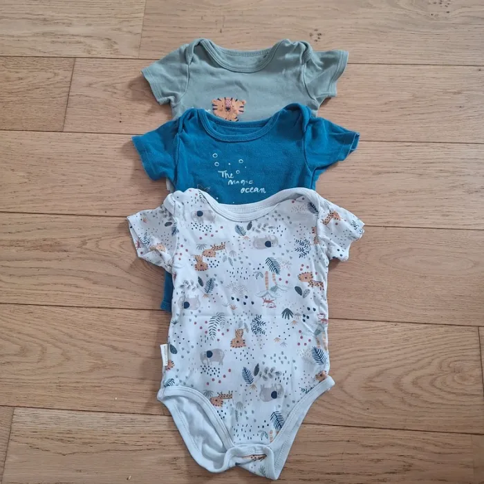 Lot de 3 bodies manches courtes Petit Beguin 36 mois