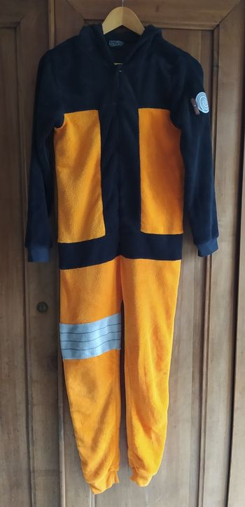 Combi pyjama Naruto taille XS.