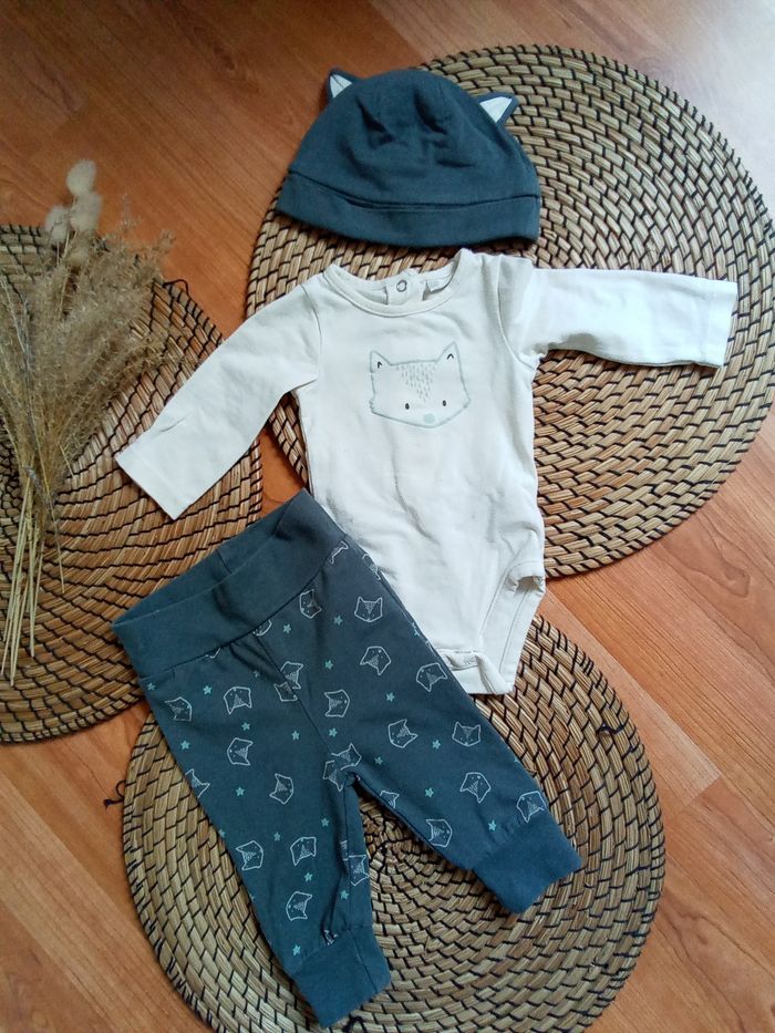 Ensemble pantalon + body + chapeau + tee shirt offert Orchestra taille 1 mois - photo numéro 2