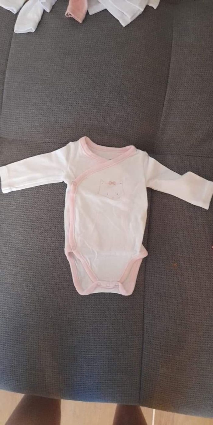 Plusieurs bodies taille 1 moi - photo numéro 10