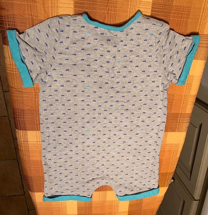 Lot vêtements combi short,maillot short et tablier - photo numéro 5