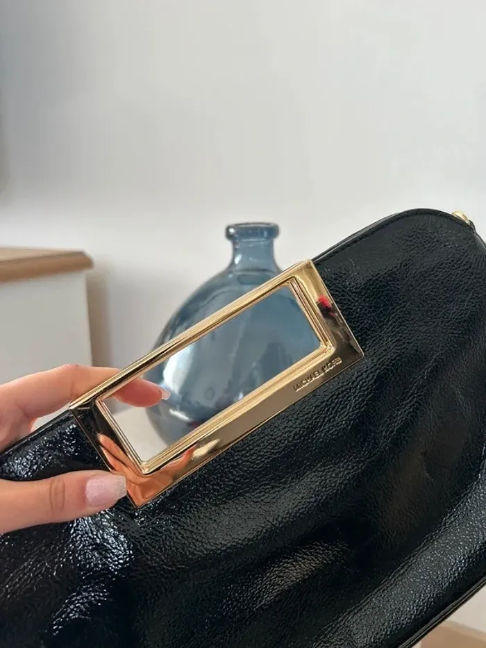 Pochette Michael Kors “Berkley” en cuir verni noir - photo numéro 2