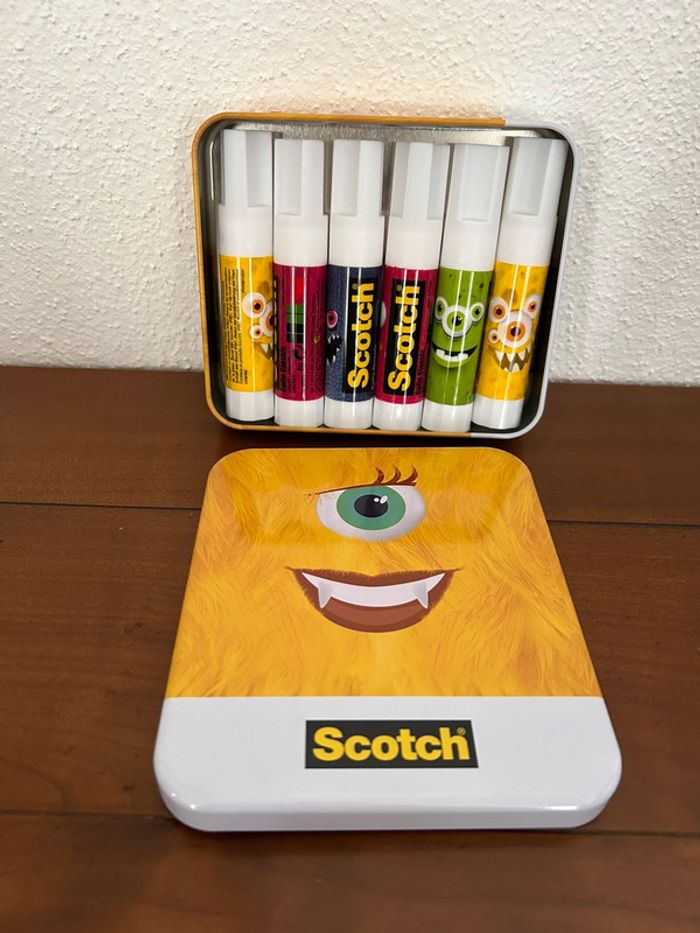 Colle scotch + boîte