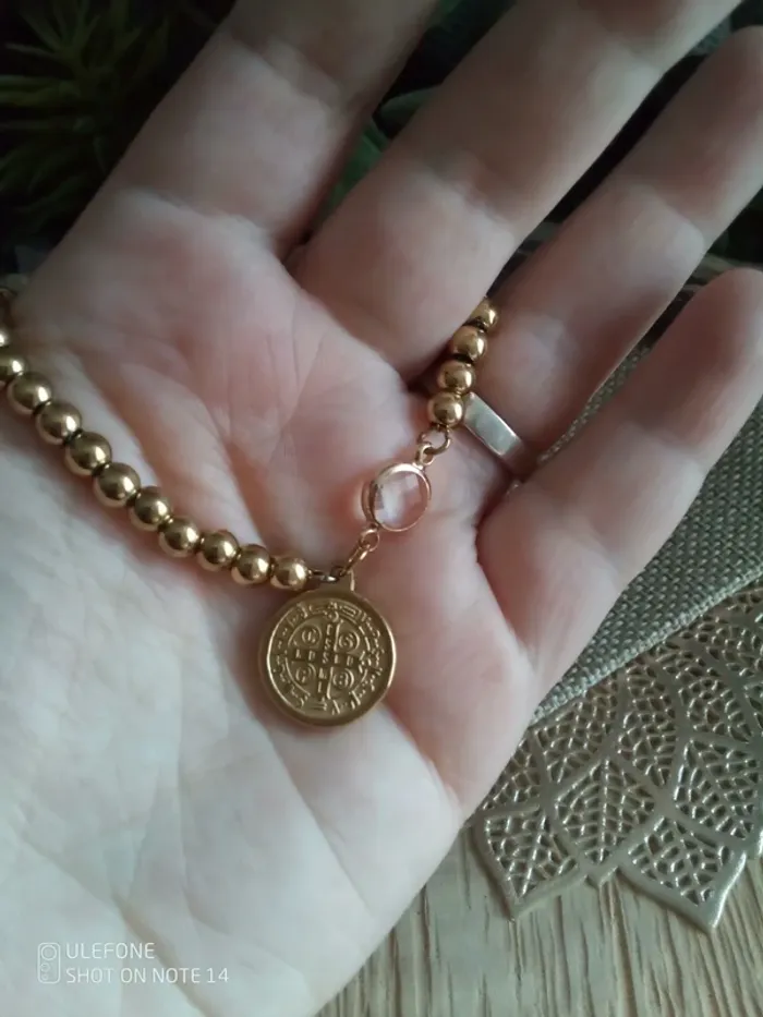 Bracelet de protection médaille Saint Benoît et pierre de cristal de roche - photo numéro 2