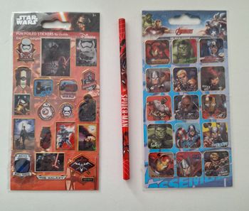 Stickers et crayon de bois