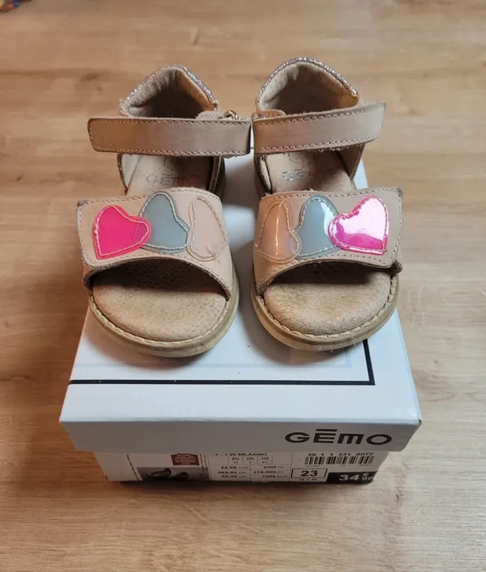 Sandales en cuir fille taille 23