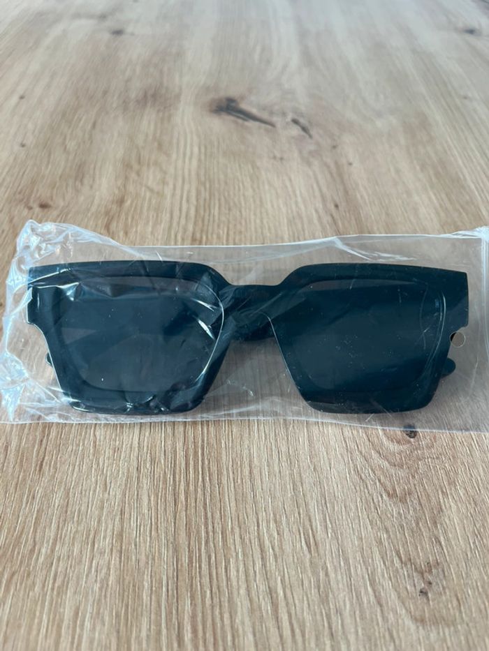 Lunettes de soleil noires vintage neuves - photo numéro 6