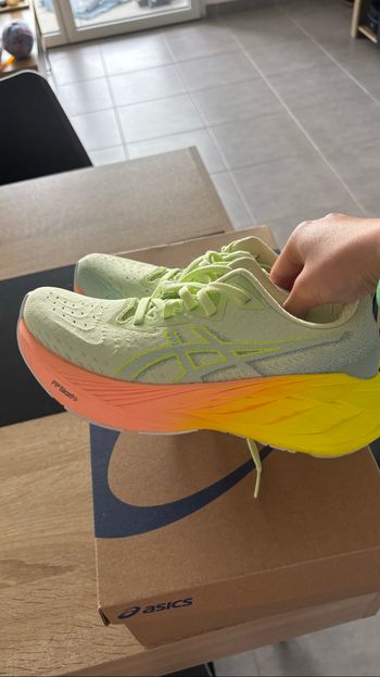 ASICS Novablast 4 Célébration of Sport