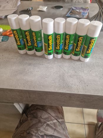 Bâton de.colle de 40 gramme 