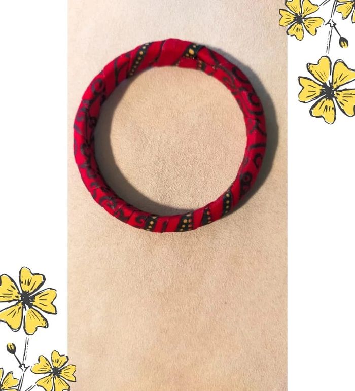 Bracelet jonc rigide en bois recouvert de tissu rouge imprimé - Style ethnique bohème vintage - photo numéro 2