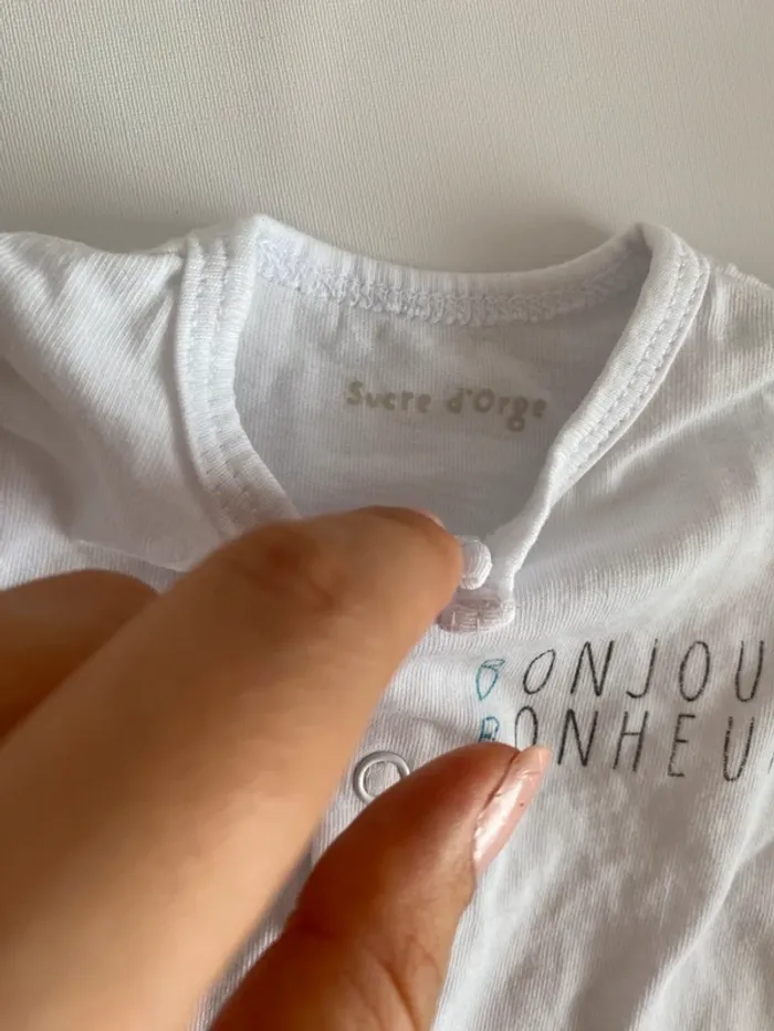 Petit gilet naissance bébé - photo numéro 2