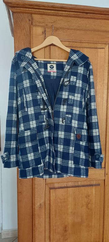 Manteau trois quart zippé ou boutonnage type duffle coat