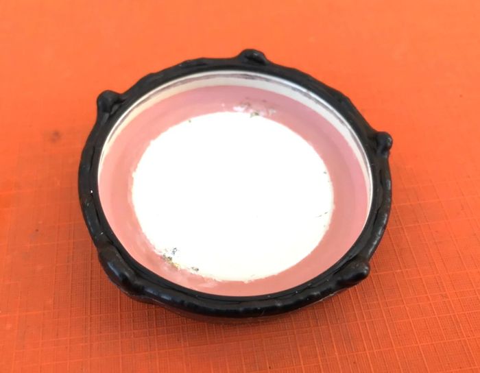 Ancien pot à moutarde en opaline Maille depuis 1747 - photo numéro 3