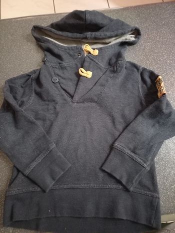 Pull sweat capuche brandebourgs tape à l œil