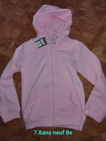 Gilet 8ans neuf