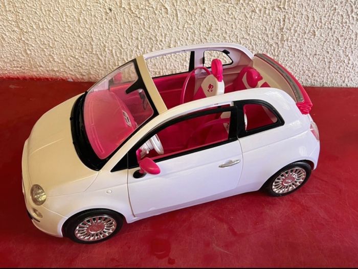 Voiture Fiat 500 Barbie