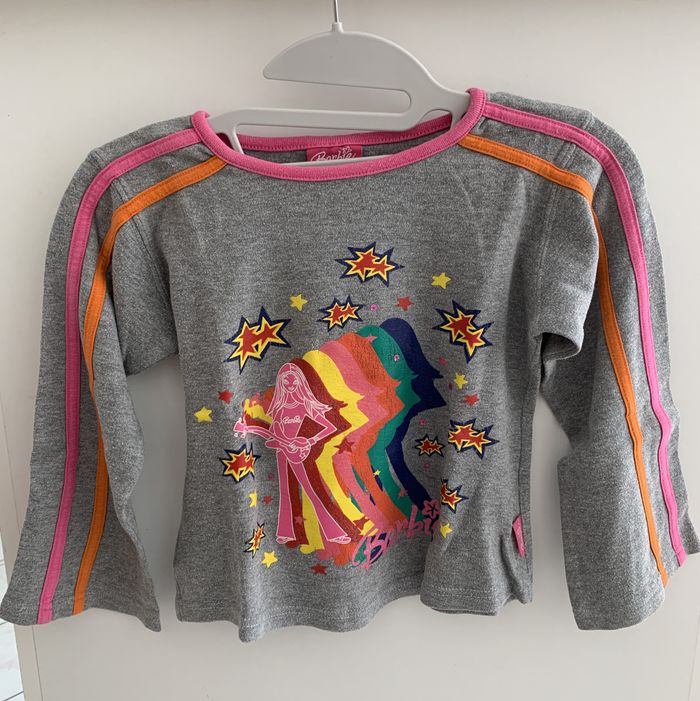 Sweat gris opprimé Barbie · Taille 8 ans / 128 cm - Barbie