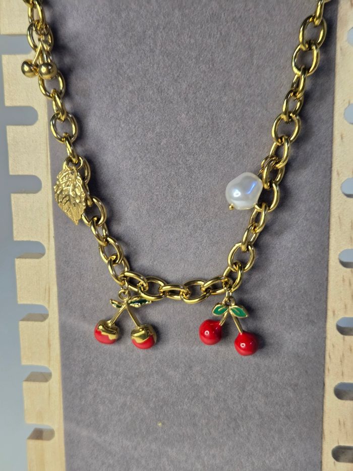 Collier chaîne en acier inoxydable à breloques Cerises et Perle - photo numéro 2