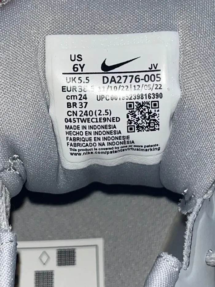 Chaussure Nike grise 38,5 - photo numéro 3