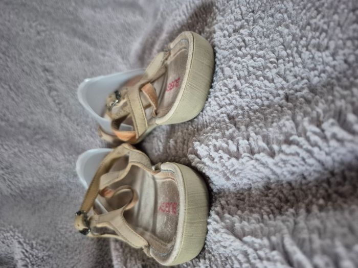 Sandales Buggy en cuir beige clair - photo numéro 4