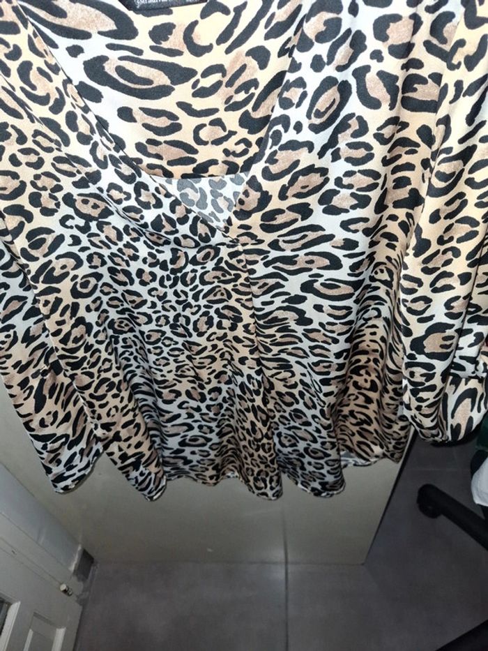 Stradivarius jolie blouse leopard 38.40 - photo numéro 2