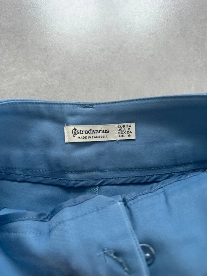Short bleu - photo numéro 3