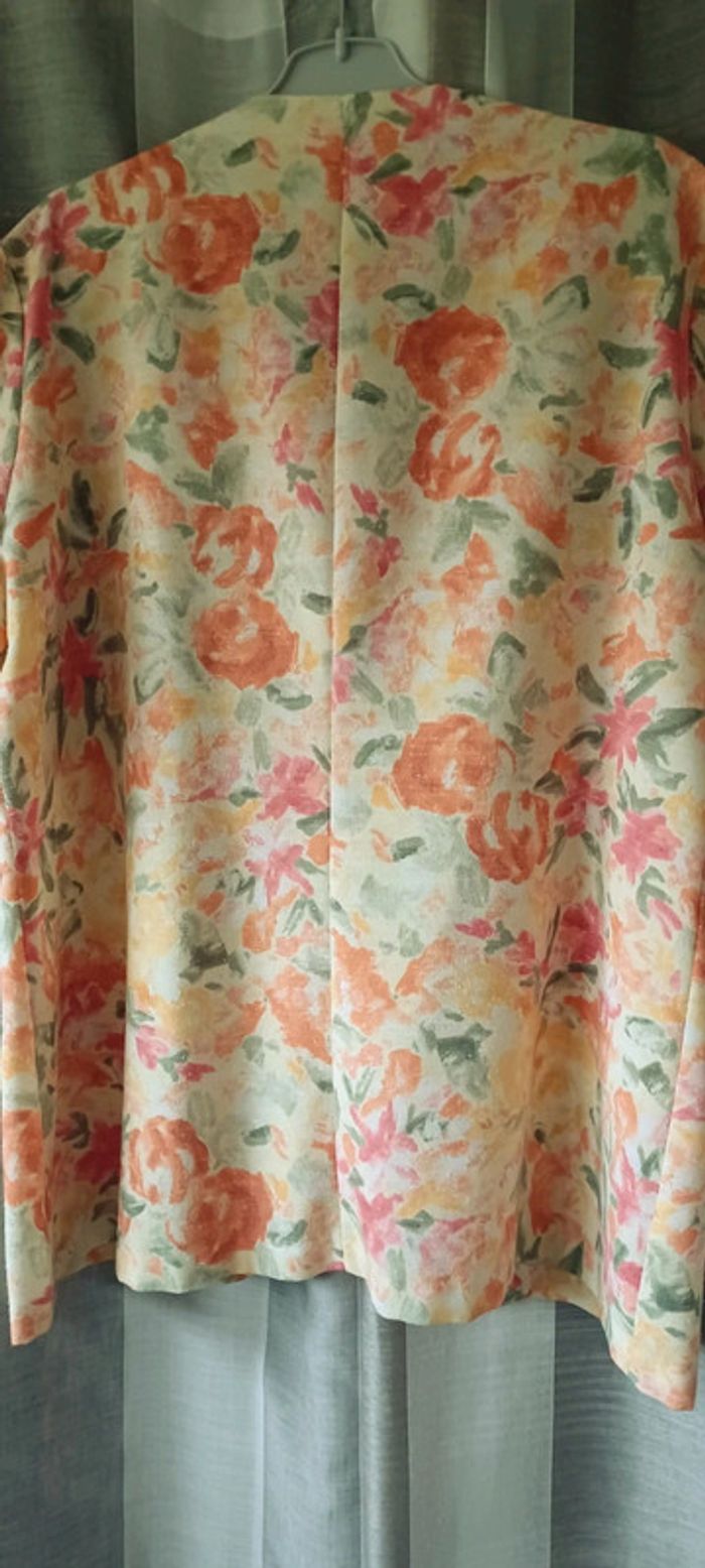 Veste femme manches courtes fleurie, avec épaulettes, taille 46-48, - photo numéro 5