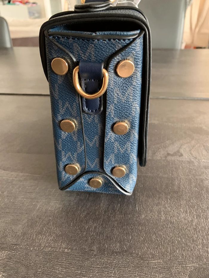 Sac bleu. - photo numéro 2