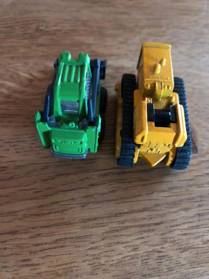 Lot de 2 véhicules agricoles Matchbox et Welly