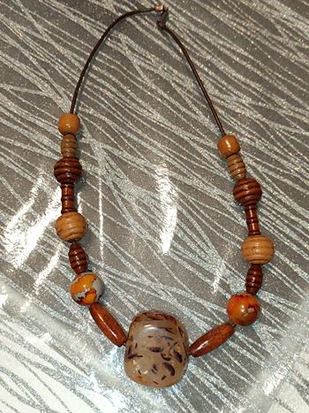 Collier vintage Ethnique-Perle en bois ancienne