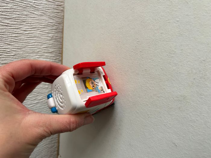 tut tut bolide sos ambulance - photo numéro 3