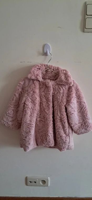 Veste fourrure fille -18 mois Guy Laroche comme neuf