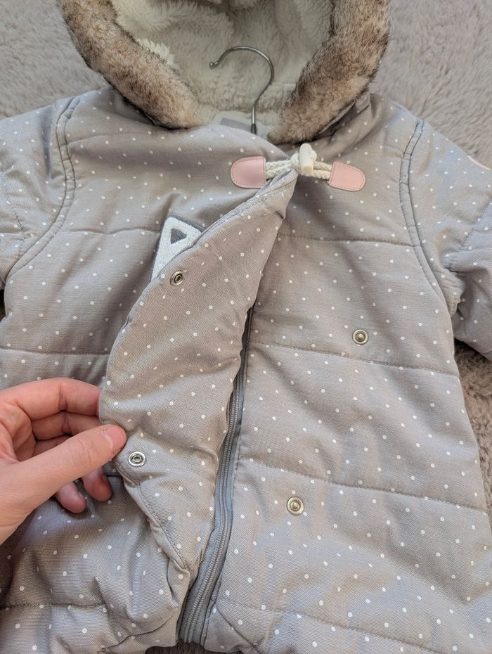 Combinaison pilote fille 3-6 mois OBAÏBI – grise à pois blancs – capuche fourrée – motif chat – TBE - photo numéro 3