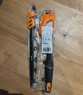 2 spatules Tupperware neuf
