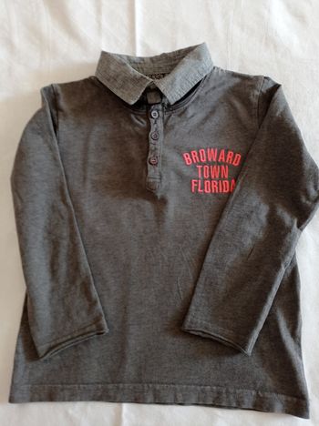 Pull manche longue couleur gris clair gris foncé avec chemise à l'intérieur super élégant avec bouton devant voir photos marque tape à l'oeil taille 6 ans 116 cm