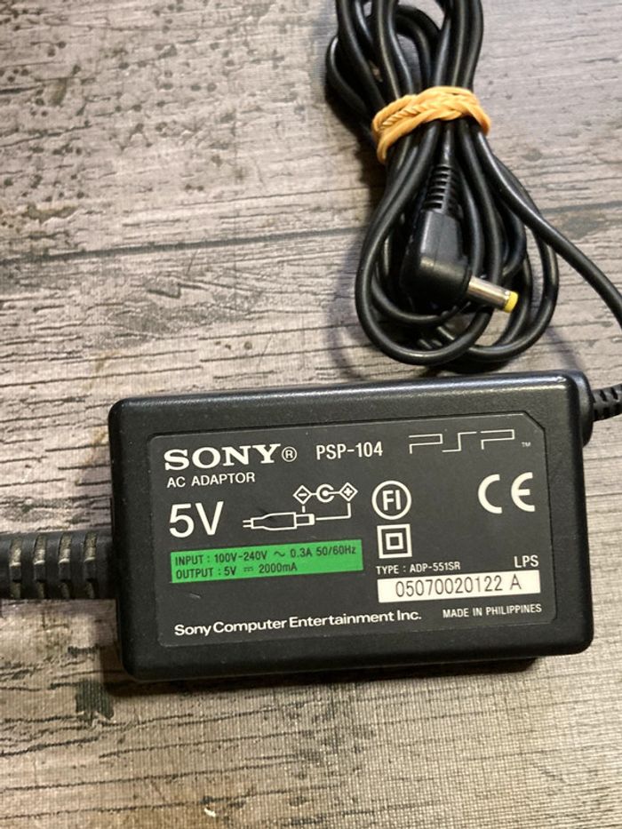 Alimentation Officielle PSP Sony loose - photo numéro 2