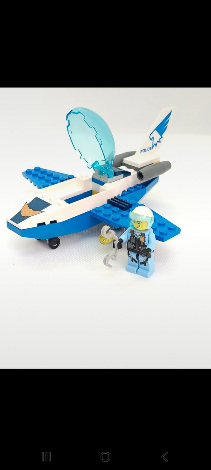 Figurine LEGO City 60206 Le jet de patrouille de la police 
Complet - photo numéro 3