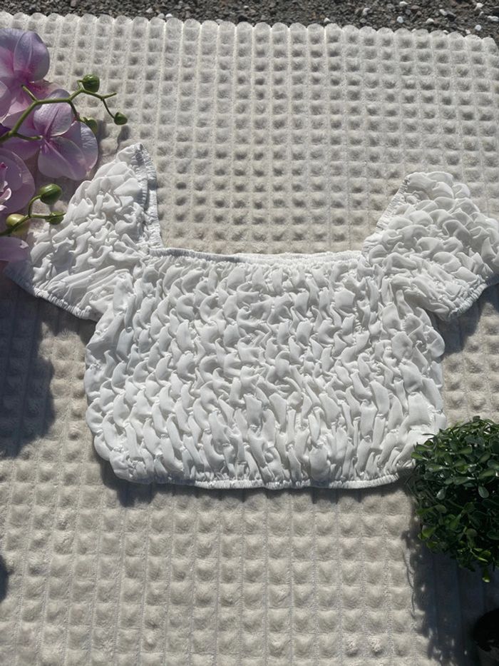 Top blanc texturé manches courtes – XS – Style romantique