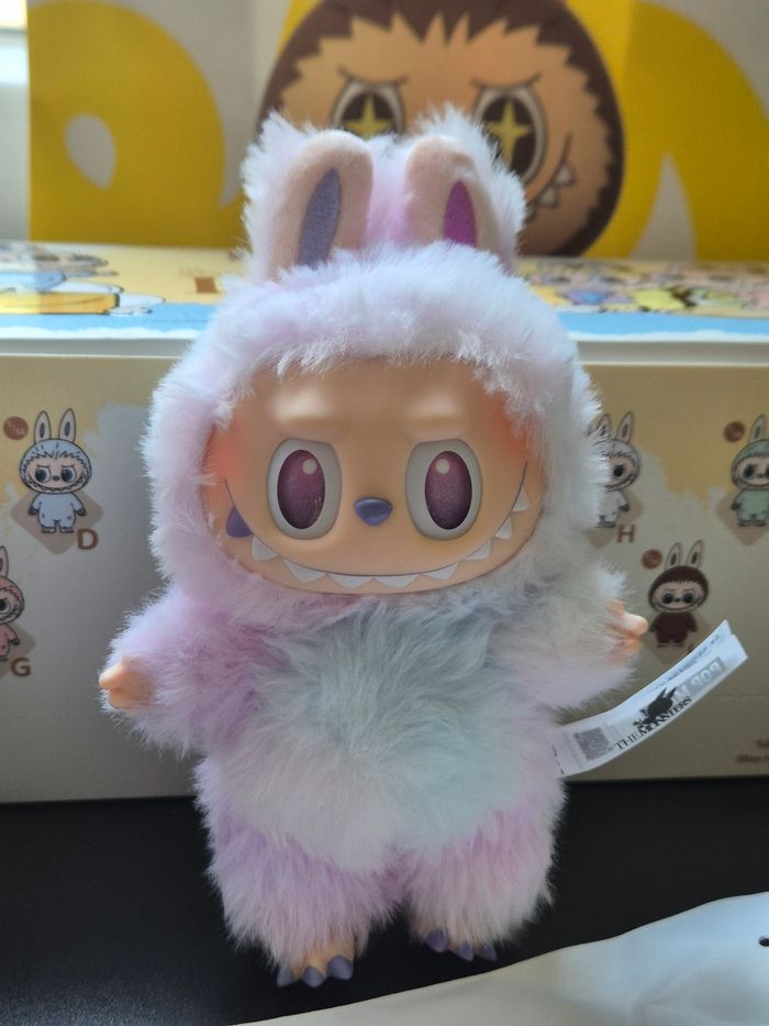 Popmart Labubu Big into energy Luck
