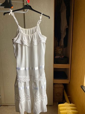 Superbe robe blanche en lin dentelle et ruban véritable vintage taille 40