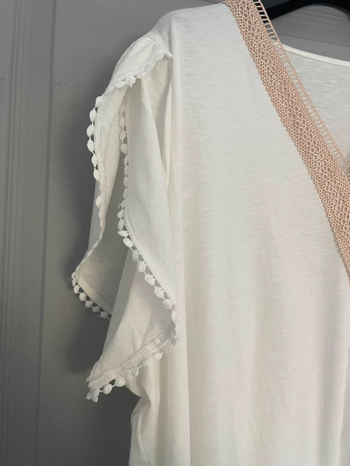 T-shirt blanc et beige - photo numéro 3