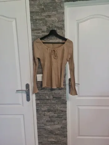 Haut manche longues fripées beige