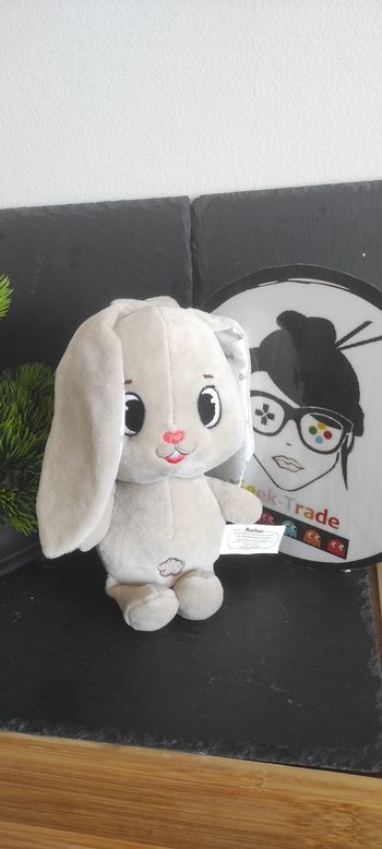 Peluche lapin gris taupe noeud 20 cm auchan beige blanc coeur fleur rouge Doudou